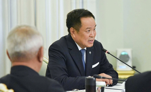 นายกฯ นัดประชุมรับมือวิกฤตน้ำมันโลกทะลุ 100 ดอลลาร์