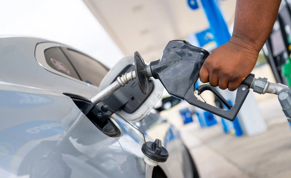 ฮ่องกงขึ้นแท่นน้ำมันแพงสุดในโลก แตะ 150 บาทต่อลิตรแล้ว