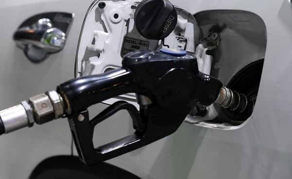 ข่าวดี! กบน. เคาะลดราคา "น้ำมันดีเซล" 2.14 บาท/ลิตร มีผล 9 เม.ย. ข่าวดี! กบน. เคาะลดราคา "น้ำมันดีเซล" 2.14 บาท/ลิตร มีผล 9 เม.ย.