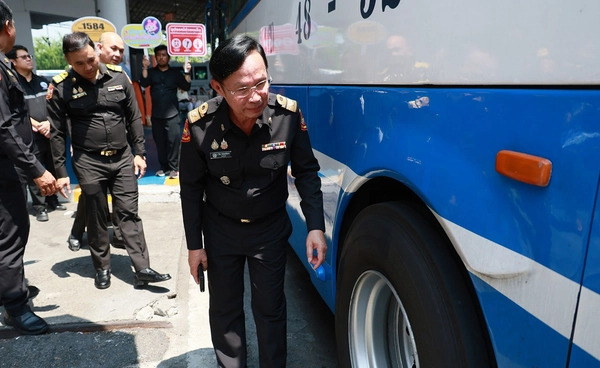 บขส. คึกคักแห่กลับภูมิลำเนาช่วงสงกรานต์ ตรึงราคาตั๋วช่วยประชาชน