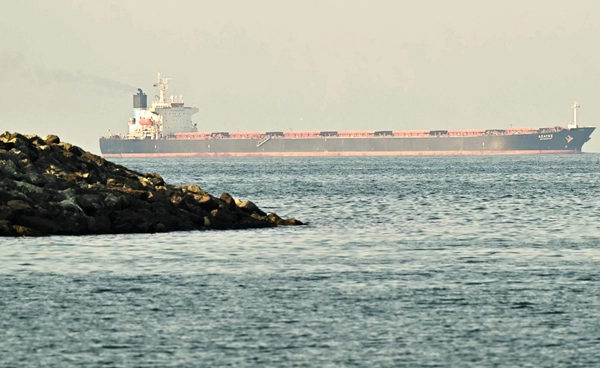 ฮอร์มุซ “ปิดอีกแล้ว” หลังเพิ่งเปิดไม่ถึงวัน เหตุสหรัฐฯ ปิดล้อมเยี่ยง “โจรสลัด”