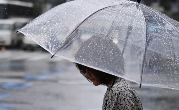 เปิดรายชื่อจังหวัดเสี่ยงภัย พายุฤดูร้อน 23-25 เม.ย. 2569 ฝนคะนอง-ลมกระโชกแรง