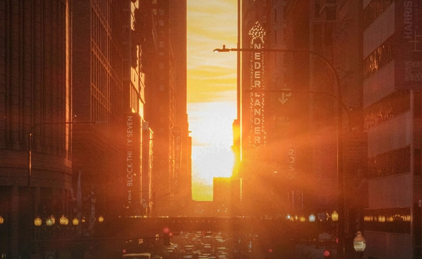 “Manhattanhenge 2026” พระอาทิตย์ตกพาดกลางถนนแมนฮัตตัน ปรากฏการณ์สุดมหัศจรรย์กลางนิวยอร์ก