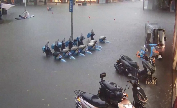 “จีน” ฝนตกต่อเนื่อง ยังต้องระวังน้ำท่วม-ดินถล่ม ยอดเสียชีวิตพุ่ง 26 ราย “จีน” ฝนตกต่อเนื่อง ยังต้องระวังน้ำท่วม-ดินถล่ม ยอดเสียชีวิตพุ่ง 26 ราย