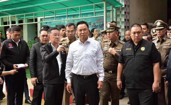 นายกฯ ลงพื้นที่โรงเรียนเทพศิรินทร์ นนทบุรี ยอดผู้เสียชีวิตล่าสุด 8 ราย