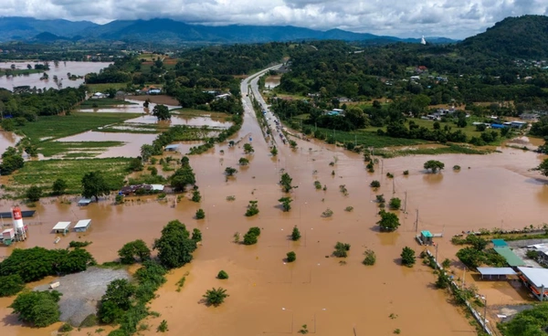 สัญญาณอันตรายเสี่ยงน้ำหลาก! 6 จังหวัดเหนือ–อีสาน ส่วน “ซูเปอร์เอลนีโญ” จ่อซ้ำแรงสุดปี 70 สัญญาณอันตรายเสี่ยงน้ำหลาก! 6 จังหวัดเหนือ–อีสาน ส่วน “ซูเปอร์เอลนีโญ” จ่อซ้ำแรงสุดปี 70