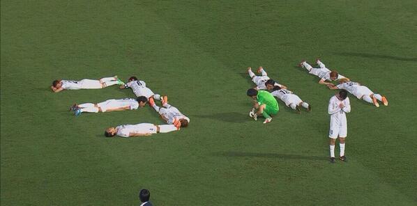 นักเตะซานเฟรซเซ่ ฮิโรชิม่า ฉลองประตูแด่เหยื่อสึนามิ นักเตะซานเฟรซเซ่ ฮิโรชิม่า ฉลองประตูแด่เหยื่อสึนามิ