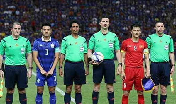 คลิปไฮไลท์ : 1-0 ทีมชาติไทย ชนะ เวียดนาม (คัดเลือกบอลโลก) คลิปไฮไลท์ : 1-0 ทีมชาติไทย ชนะ เวียดนาม (คัดเลือกบอลโลก)