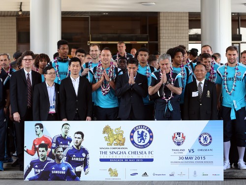 เชลซี ถึงไทย แฟนบอลแห่รับเพียบ!