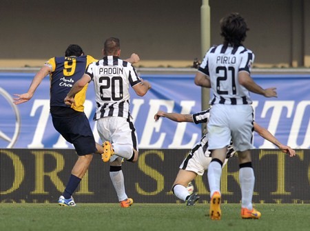 เวโรน่า ตีเจ๊า ยูเว่ 2-2 ศึกกัลโช่ฯ