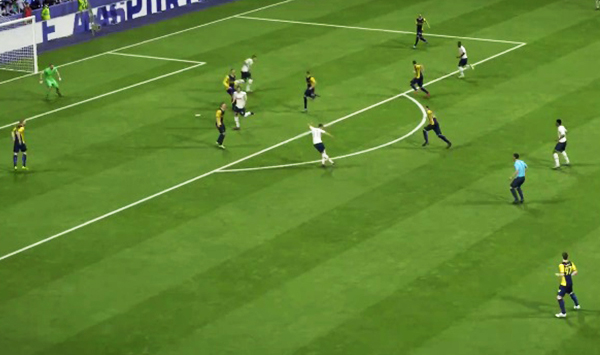 กดยังไงสอนหน่อย !! ชมกันอีกครั้งลูกยิงไขว้สุดงามของ ลาเมลา เวอร์ชั่น FIFA15 (มีคลิป)