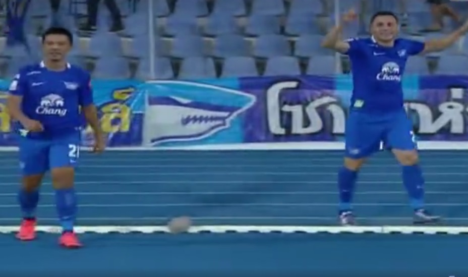 ฮอตต่อเนื่อง!! ประกิตเบิกร่อง ฉลามชลทุบโอสถฯสบาย 3-0 (มีคลิป)