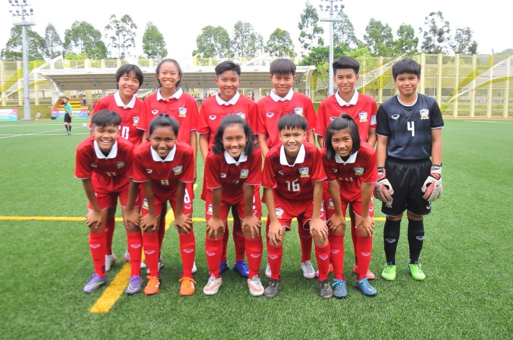 เปิดตัวหรู!! ทีมชาติไทย หญิง ยู-14 อัดกวม9-0 สมราคาเต็งแชมป์ บอลสี่เส้า