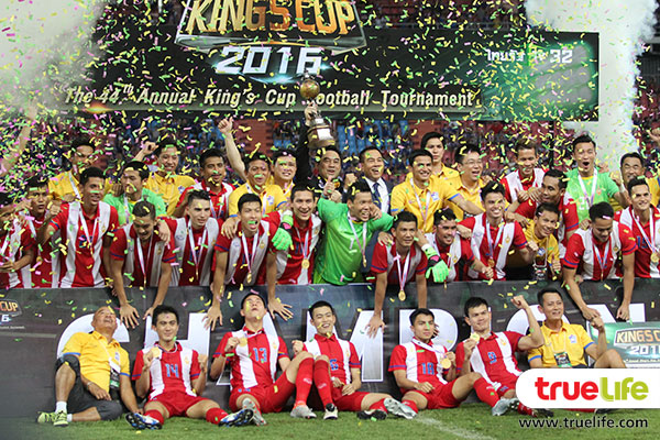 ประมวลภาพ!! ทีมชาติไทย ฉลองแชมป์คิงส์คัพครั้งที่ 44 ประมวลภาพ!! ทีมชาติไทย ฉลองแชมป์คิงส์คัพครั้งที่ 44