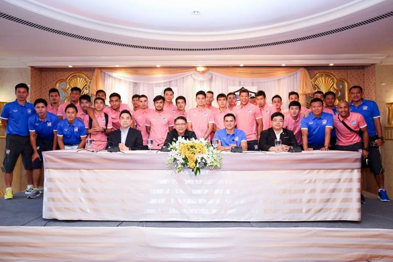 ครบทุกคน!! ช้างศึกชุดใหญ่ รายงานตัว ลุยคัดบอลโลกดวล ยูเออี-อิรัก ครบทุกคน!! ช้างศึกชุดใหญ่ รายงานตัว ลุยคัดบอลโลกดวล ยูเออี-อิรัก