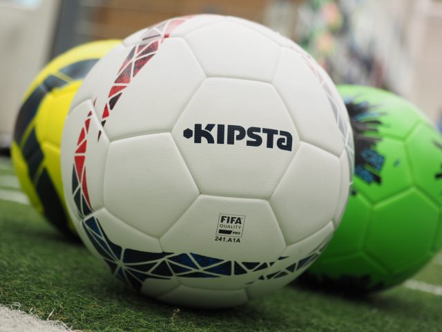 พกความมั่นใจลงไปในสนาม กับ “KIPSTA” สตั๊ด – ลูกฟุตบอลสัญชาติฝรั่งเศส by DECATHLON