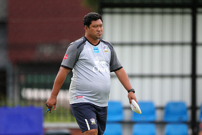 ช้างศึก U23 : โค้ชโย่ง หวั่นพิษฝนทำสนามพัง, มาดามเดียร์ หวังเปลี่ยนสนาม ช้างศึก U23 : โค้ชโย่ง หวั่นพิษฝนทำสนามพัง, มาดามเดียร์ หวังเปลี่ยนสนาม