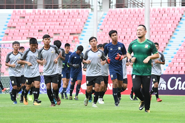 ทีมชาติไทย U16 ลงฝึกซ้อมมื้อแรก ซัลบาดอร์ยันห้ามประมาทคู่ต่อสู้