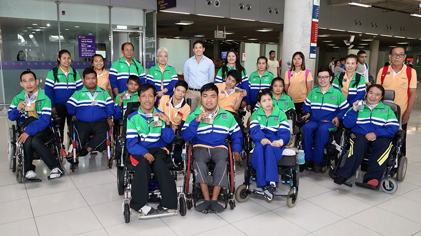“ฮีโร่บอคเซียทีมชาติไทย” หอบ 2 แชมป์โลกกลับถึงบ้านแล้ว (มีคลิป)
