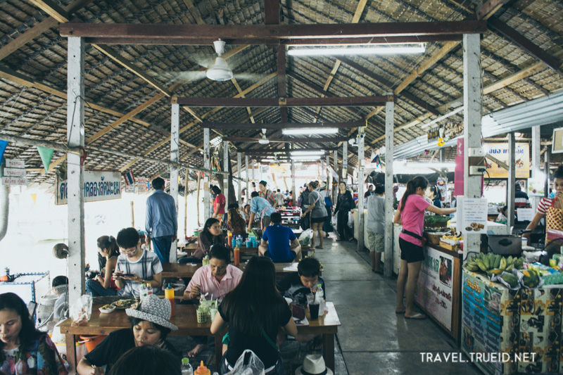 Khlong Lat Mayom Floating Market