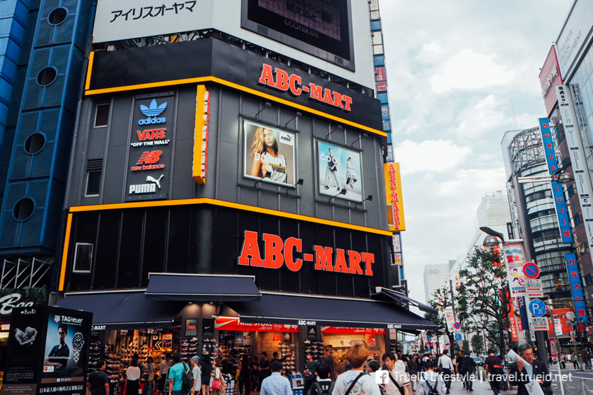 ผลการค้นหารูปภาพสำหรับ ช้อปปิ้งย่านสุดฮิตที่ย่านชินจูกุ ฮาราจูกุ โอไดบะ