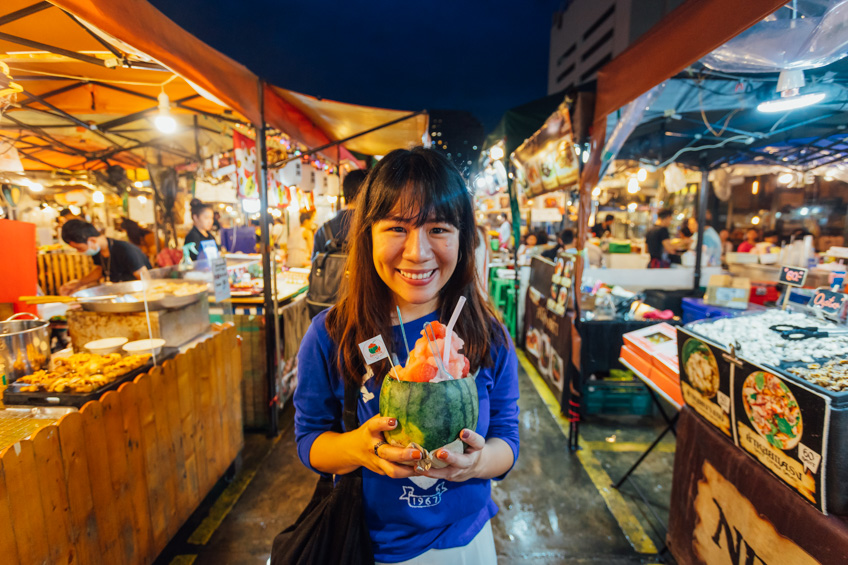 ที่เที่ยวกรุงเทพ กลางคืน ตลาดนัดรถไฟ รัชดา