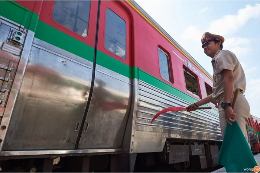 ตลาดร่มหุบ เที่ยวใกล้กรุงเทพ