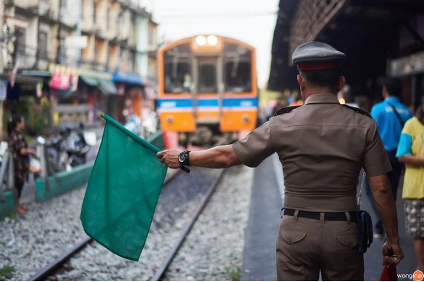 สถานีรถไฟวงเวียนใหญ่