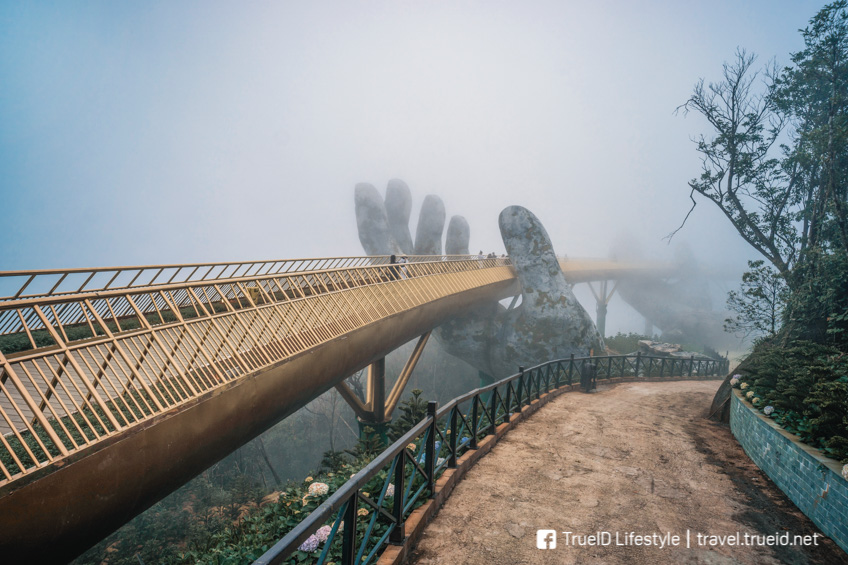 สะพานบนมือยักษ์  Ba Na Hills เที่ยวเวียดนาม ดานัง