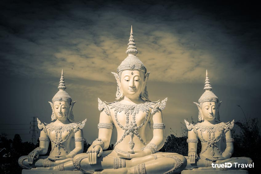 วัดพระพุทธบาทน้ำทิพย์ ที่เที่ยวสกลนคร 