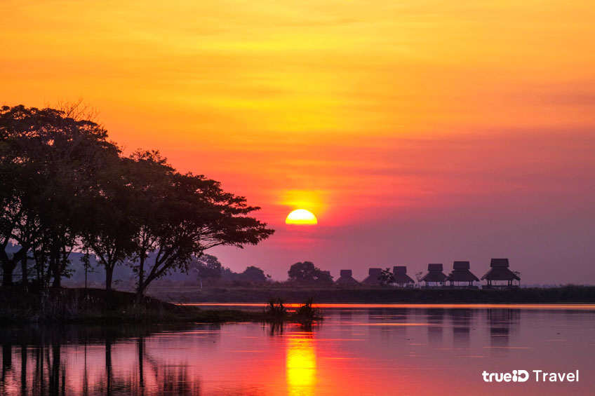 ที่เที่ยวสกลนคร  ทะเลสาบบึงหนองหาร 