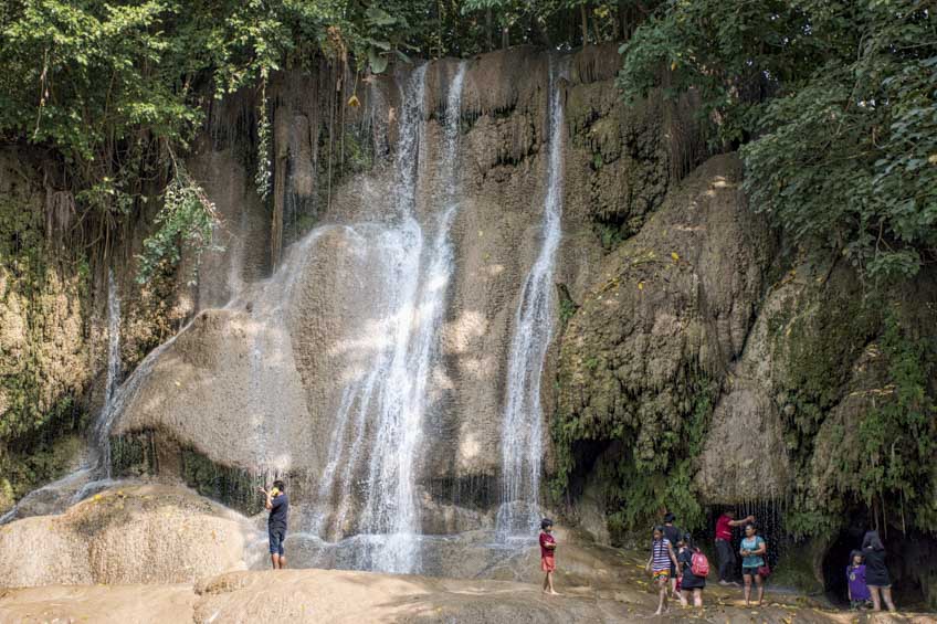 น้ำตกไทรโยคน้อย อุทยาน กาญจนบุรี