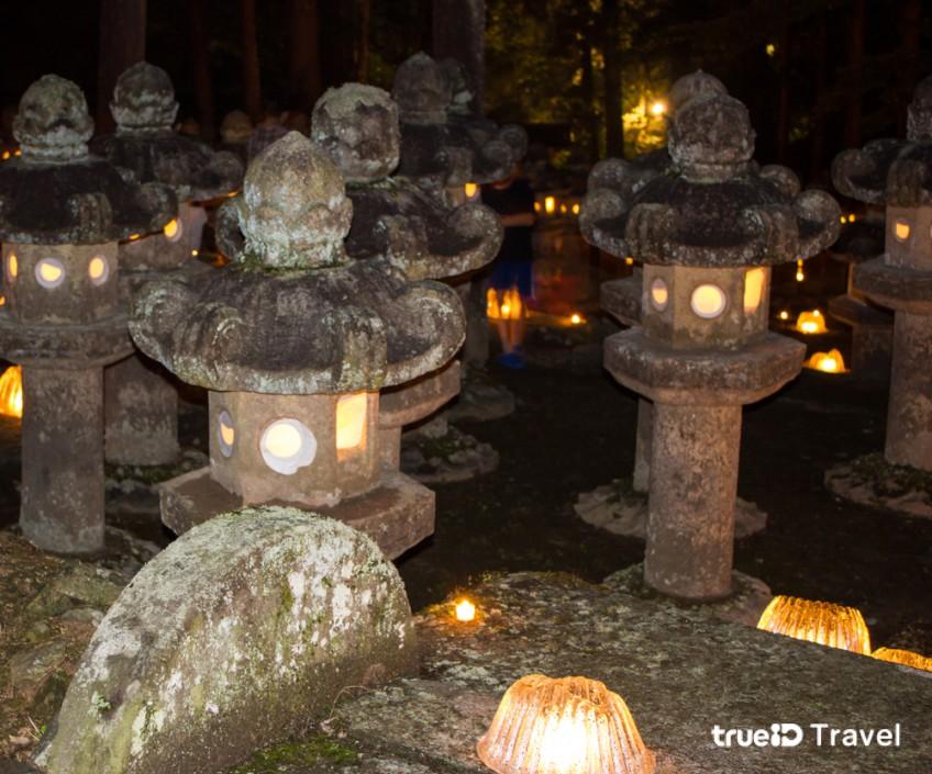 โคมไฟ เทศกาลโอบ้ง ญี่ปุ่น