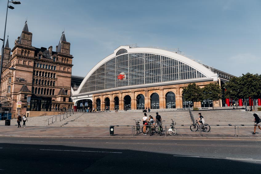 สถานีรถไฟลิเวอร์พูล อังกฤษ Lime Street Railway Station