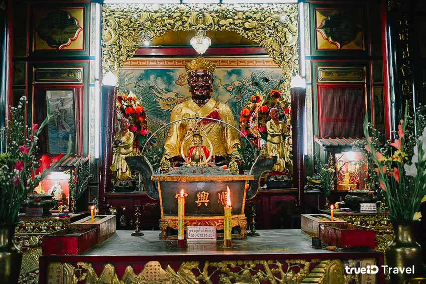 ขอพรเรื่องสุขภาพ ศาลเจ้าโจวซือกง ตลาดน้อย 