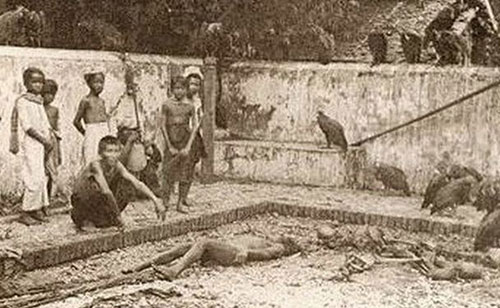 ประตูผี แร้งวัดสระเกศ