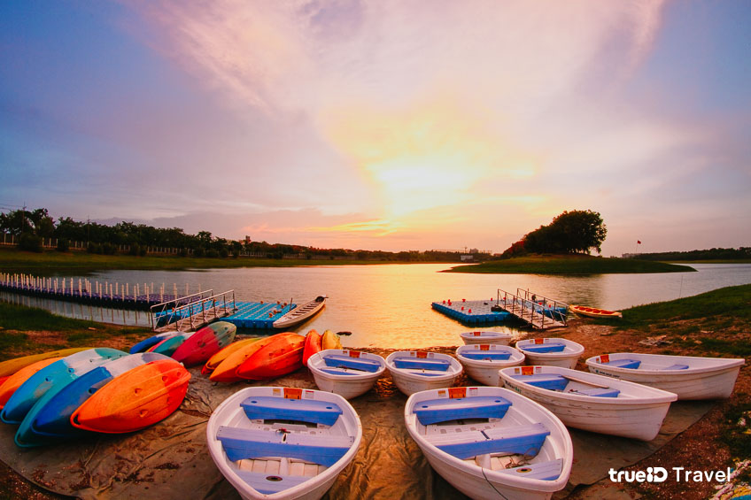 ที่เที่ยวกรุงเทพ ล่องเรือใบ บึงหนองบอน