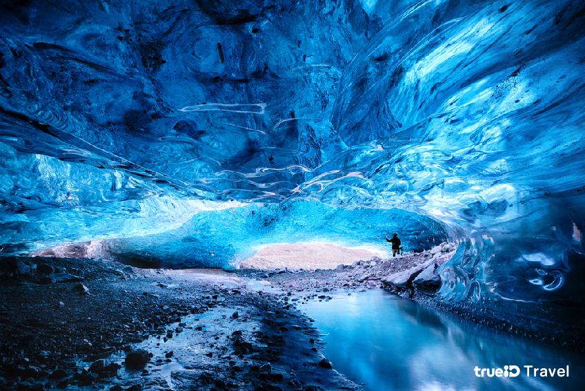 Crystal Ice Cave ถ้ำน้ำแข็งที่สวยที่สุดแห่งหนึ่งของโลก ไอซ์แลนด์ 