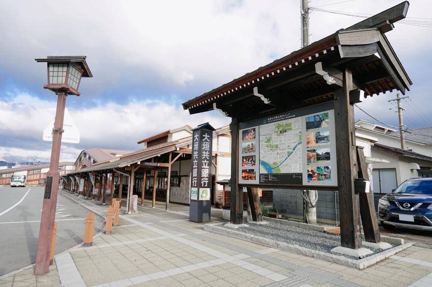 ที่เที่ยวญี่ปุ่น เมืองฟุรุคาวะ Hida-Furukawa ปลาคาร์ป