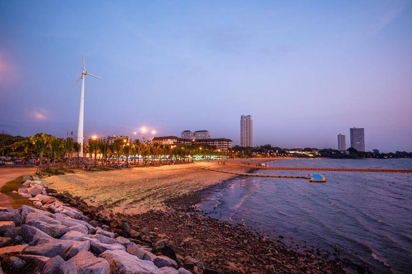 หาดบ้านอำเภอ ทะเลใกล้กรุงเทพ ที่เที่ยวสัตหีบ ชลบุรี หาดสวย น้ำใส เงียบสงบ
