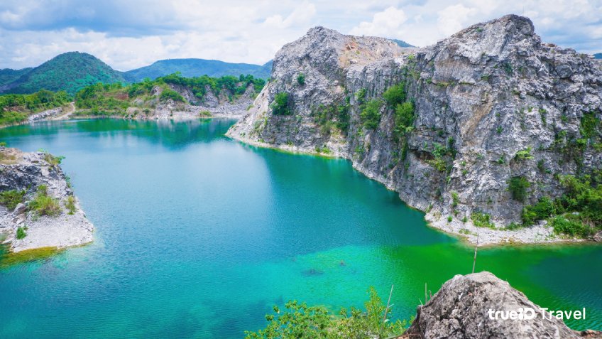 Blue Lagoon ภูผาม่าน ที่เที่ยวขอนแก่น สระน้ำสีมรกต ความงดงามสุด Unseen