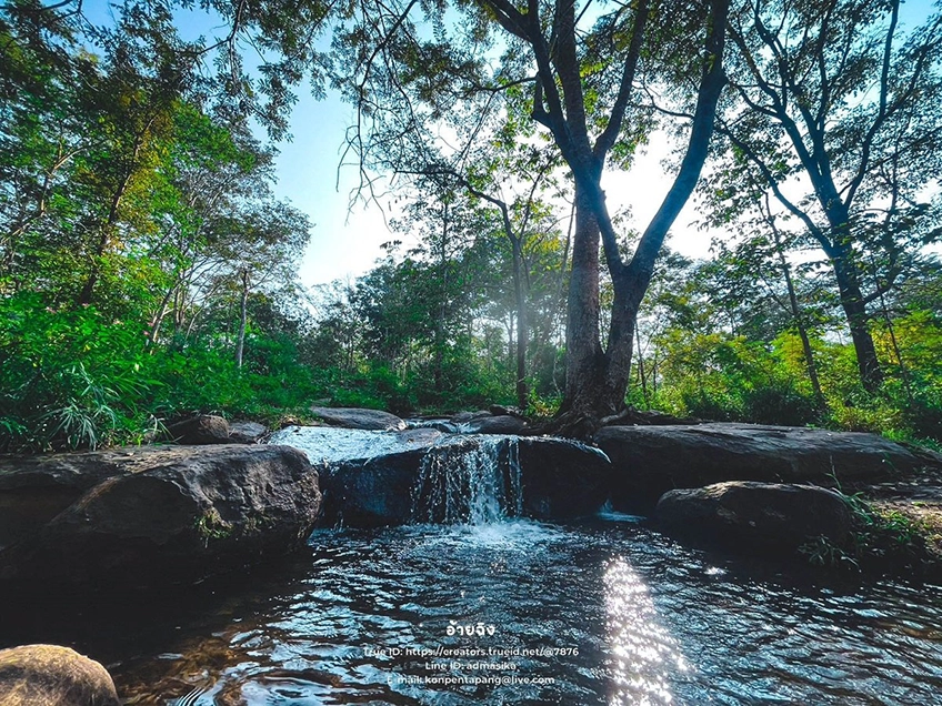 น้ำตกคำหมากไฟ สกลนคร