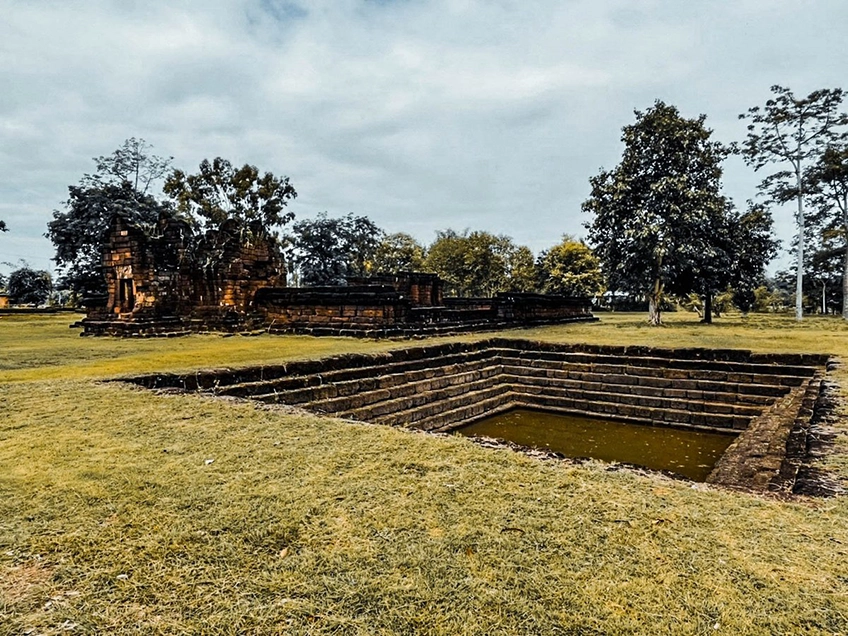 ที่เที่ยวโบราณสถาน สกลนคร