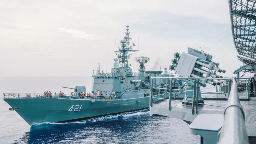 ที่เที่ยวสัตหีบ ชลบุรี เรือหลวงจักรีนฤเบศร ฐานทัพเรือสัตหีบ