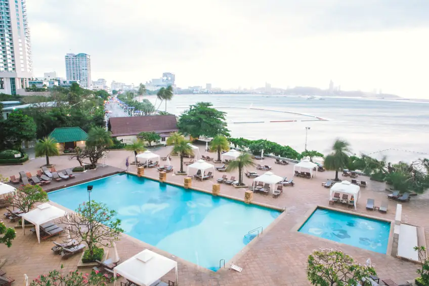 ดุสิตธานี พัทยา ที่พักพัทยา ดูพลุ งานพลุพัทยา 2568