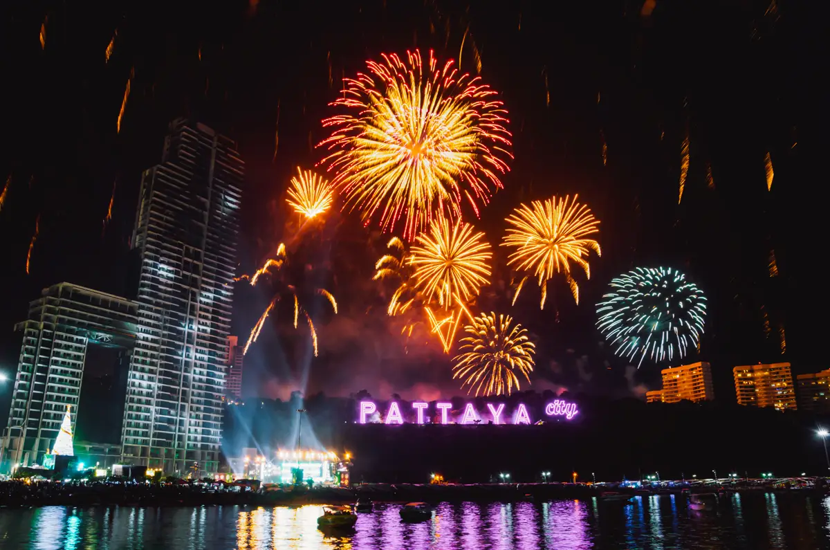 ที่จอดรถ งานพัทยา เคาท์ดาวน์ 2026