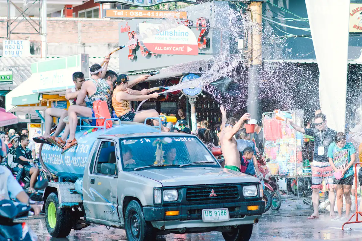 สงกรานต์ วันไหลพัทยา 2569 ที่เล่นน้ำสงกรานต์