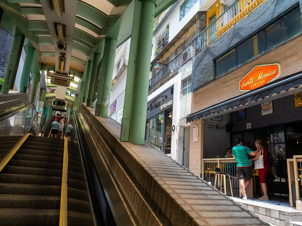 ทางเลื่อน Central–Mid-Levels Escalator