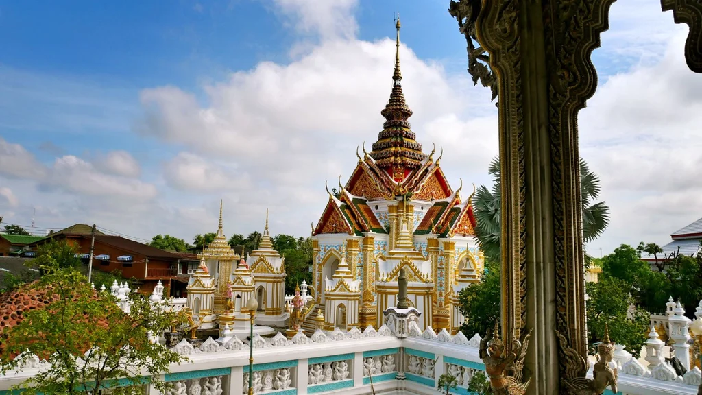 วัดกลางบางแก้ว