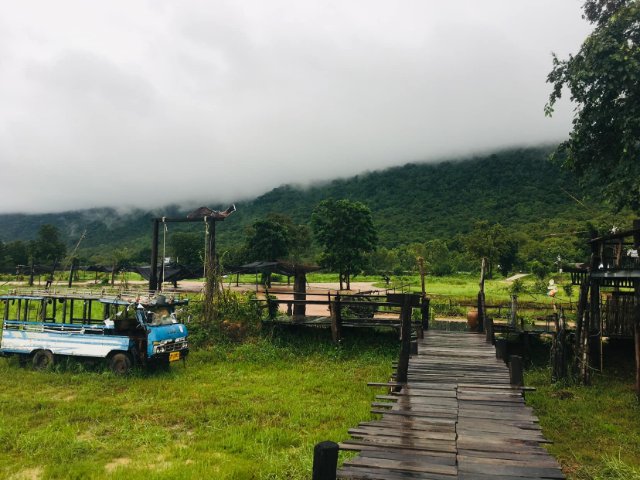 บ้านนอก คอกควาย คาเฟ่วิวสวย ใกล้เขื่อนอุบลรัตน์
